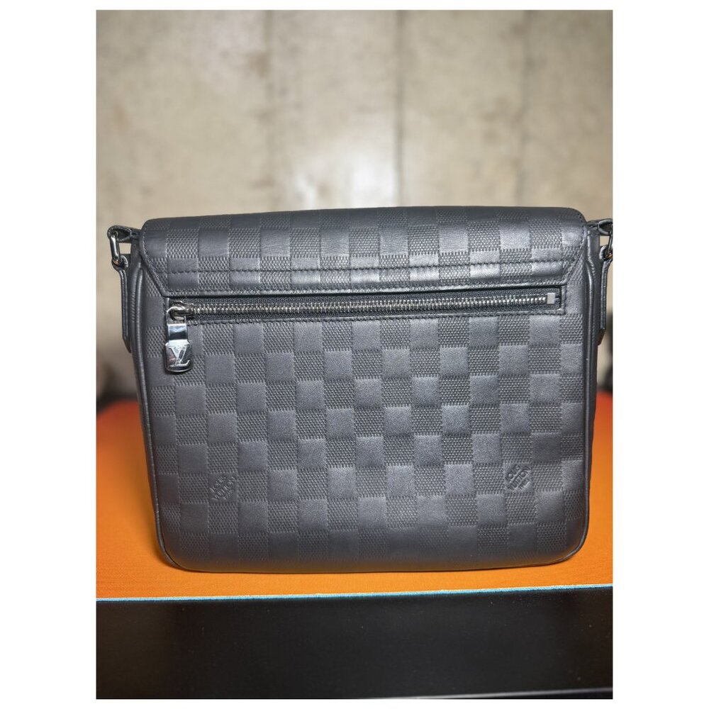 Louis Vuitton District PM in Damier Graphite coated canvas messenger bag - Picture 2 of 4